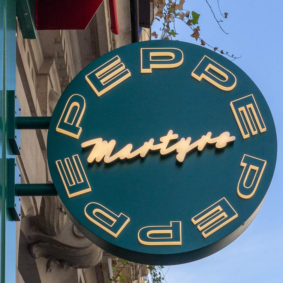 enseigne drapeau extérieur Peppe