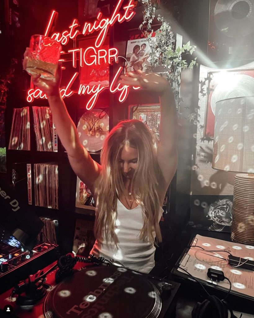 Néon Tigrr DJ