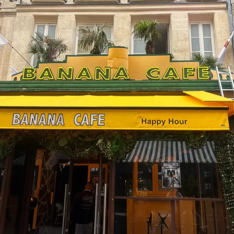 Enseigne neon led exterieure banana café