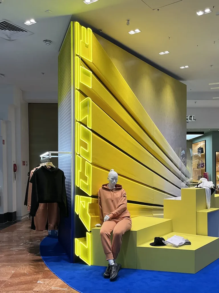 Neon led magasin lacoste