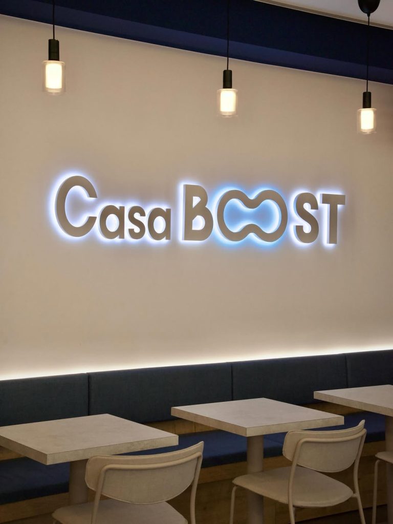 Casa Boost enseigne néon