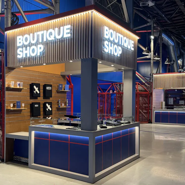 Lettres Boitiers Eclairage avant Boutique Shop