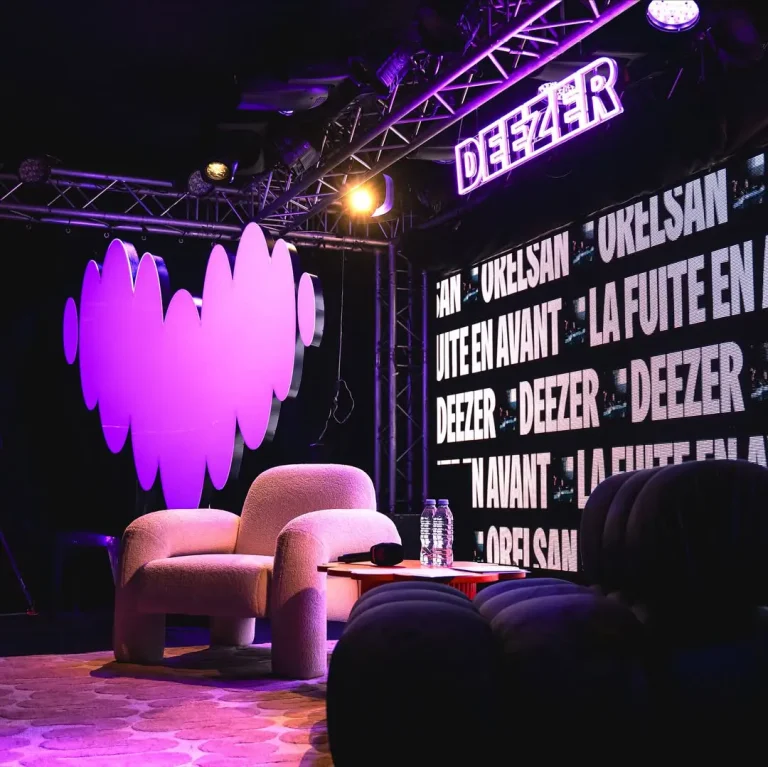 neon LED deezer violet orelsan