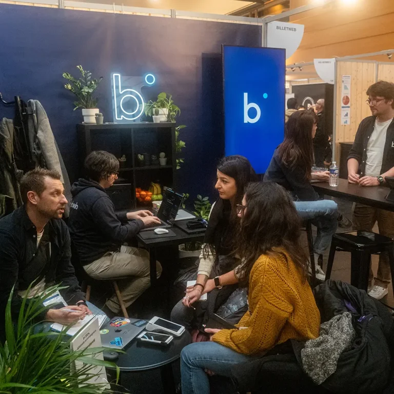 neon logo pour stand et salon professionnel