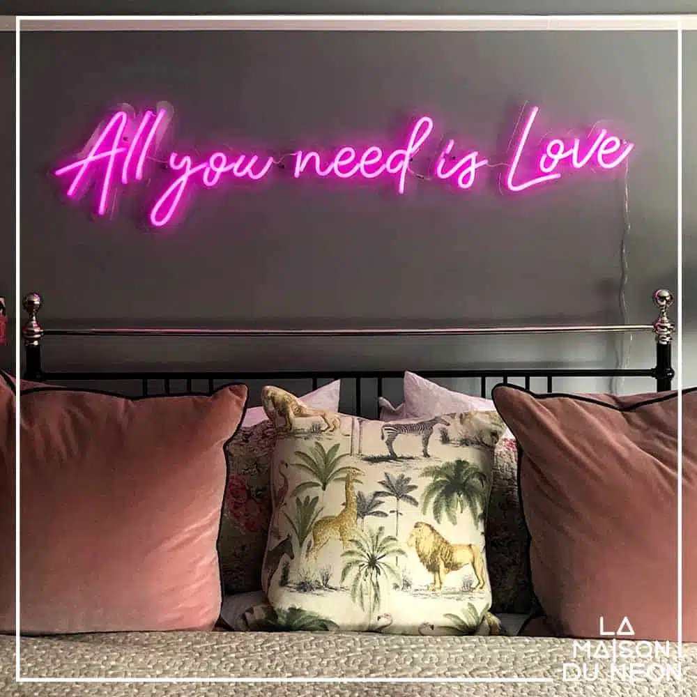 All you need is Love neon