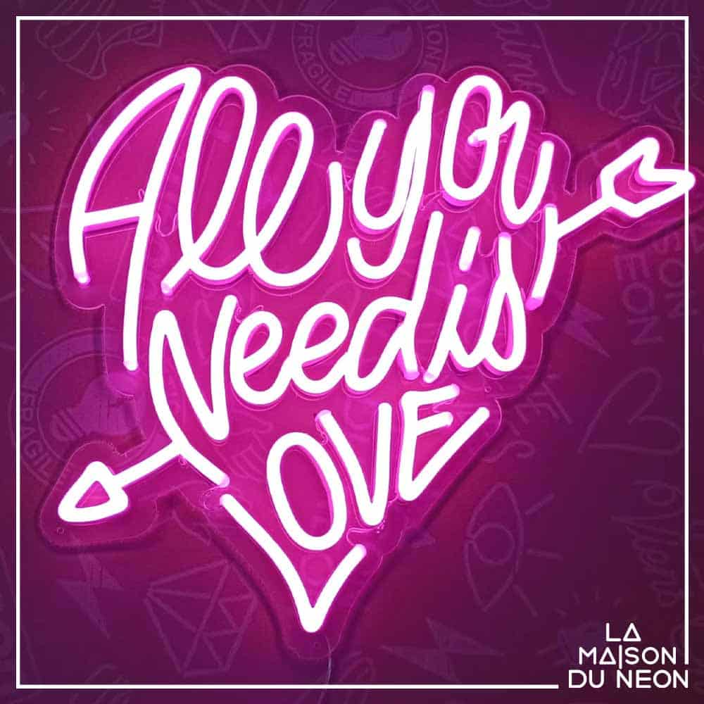 All you need is Love citation LED